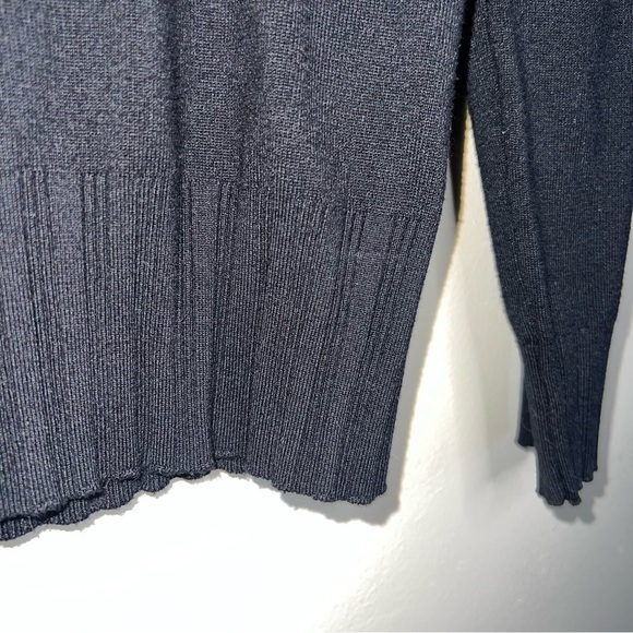 BCBGMaxAzria Women’s Black Turtleneck Shirt Size Medium - Picture 4 of 7